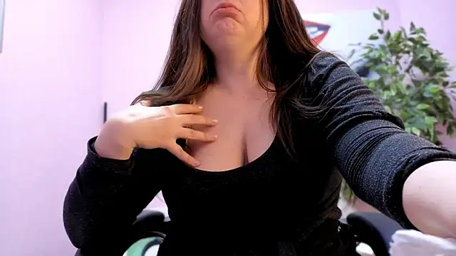 BattyMoll online show from 04/16/26, 08:53