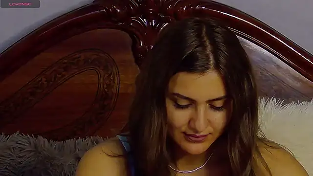 NicolePlay online show from 11/06/25, 06:25