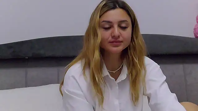 NicolePlay online show from 04/08/26, 04:56