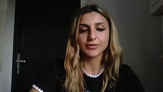 NicolePlay online show from 06/03/26, 01:36