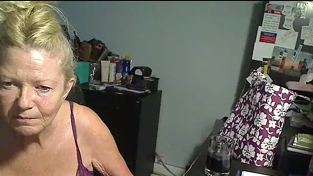 XTRAHORNYONE online show from 09/10/25, 11:27