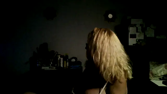 XTRAHORNYONE online show from 10/05/25, 01:15