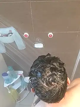 Snapshot of towers_j chatting on 02/19/25, 04:11 towers j online show from 02/19/25, 04:11