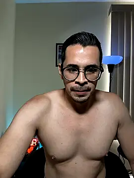 Snapshot of towers_j chatting on 11/08/25, 07:23 towers j online show from 11/08/25, 07:23