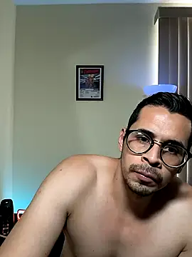 Snapshot of towers_j chatting on 11/11/25, 05:35 towers j online show from 11/11/25, 05:35