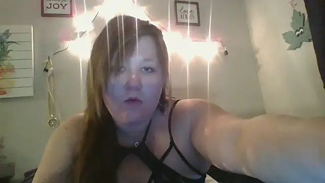 Snapshot of JadeDaMilf chatting on 03/05/25, 12:22 JadeDaMilf online show from 03/05/25, 12:22