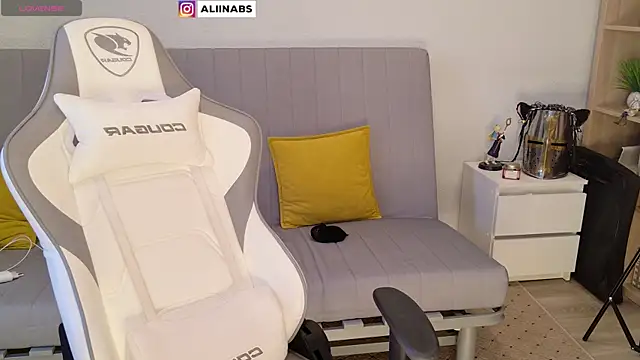 aliiiiiina online show from 01/02/25, 03:26