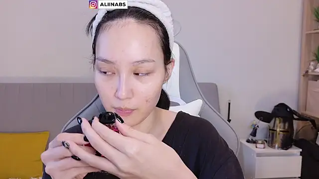 aliiiiiina online show from 01/26/25, 03:48