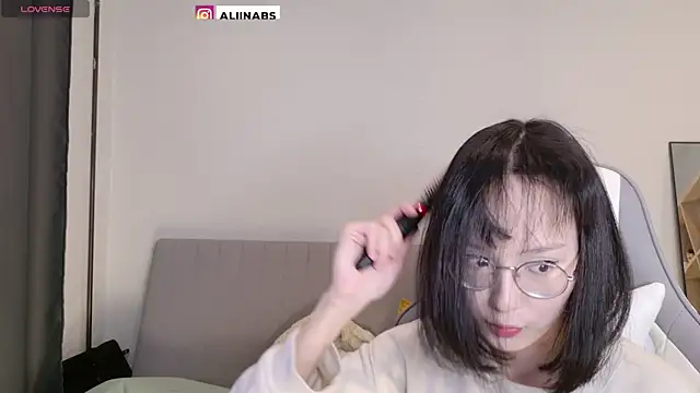 aliiiiiina online show from 02/17/25, 11:53