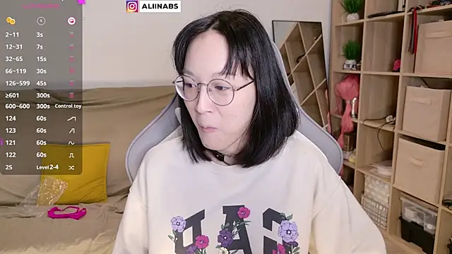 aliiiiiina online show from 03/20/25, 10:29