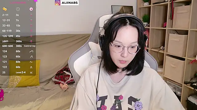 aliiiiiina online show from 03/21/25, 01:34