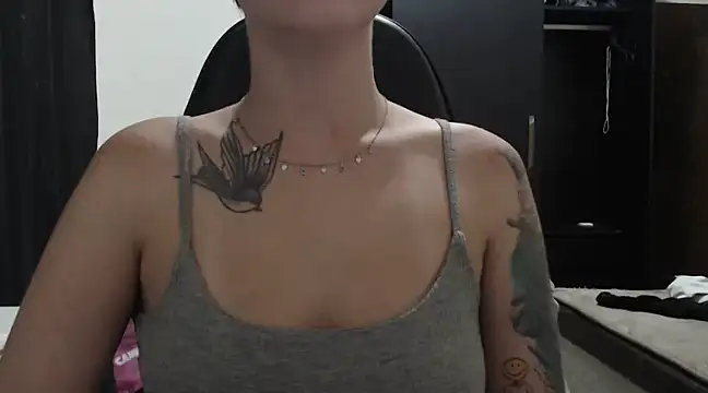 Snapshot of Mivyy chatting on 02/19/25, 02:55 Mivyy online show from 02/19/25, 02:55