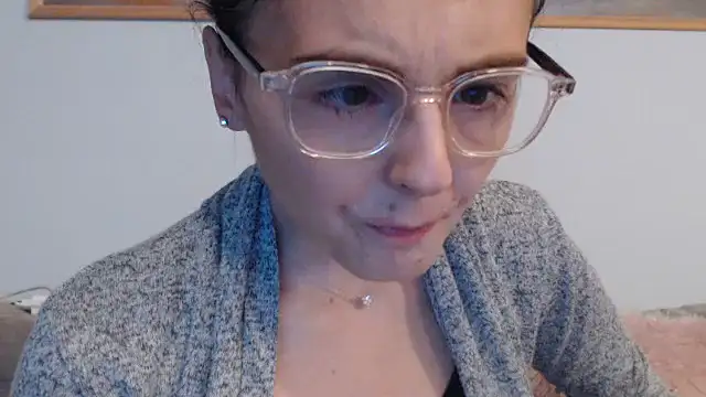 Snapshot of cleophee chatting on 01/12/26, 06:51 cleophee online show from 01/12/26, 06:51