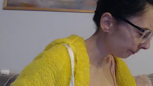 Snapshot of cleophee chatting on 03/02/26, 06:25 cleophee online show from 03/02/26, 06:25