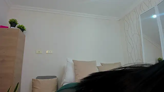 Snapshot of abella_skin chatting on 07/06/26, 07:05 abella skin online show from 07/06/26, 07:05