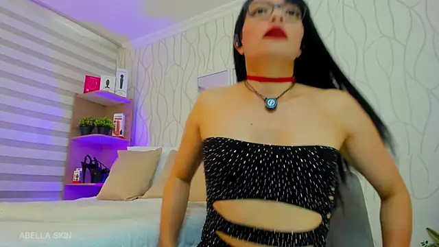 Snapshot of abella_skin chatting on 07/26/26, 10:27 abella skin online show from 07/26/26, 10:27