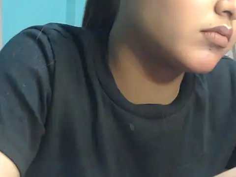 Snapshot of NancyRuvi chatting on 10/22/25, 03:01 NancyRuvi online show from 10/22/25, 03:01