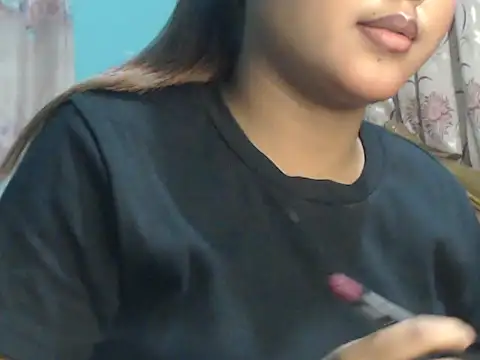 Snapshot of NancyRuvi chatting on 10/25/25, 04:13 NancyRuvi online show from 10/25/25, 04:13