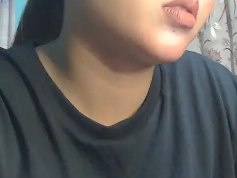 Snapshot of NancyRuvi chatting on 11/17/25, 03:07 NancyRuvi online show from 11/17/25, 03:07