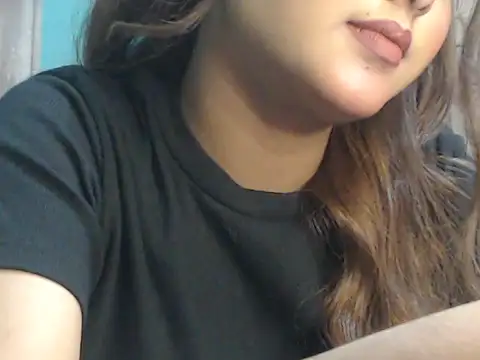 Snapshot of NancyRuvi chatting on 11/30/25, 04:44 NancyRuvi online show from 11/30/25, 04:44