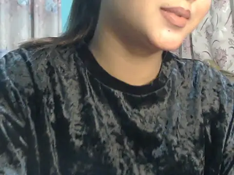 Snapshot of NancyRuvi chatting on 12/16/25, 04:01 NancyRuvi online show from 12/16/25, 04:01