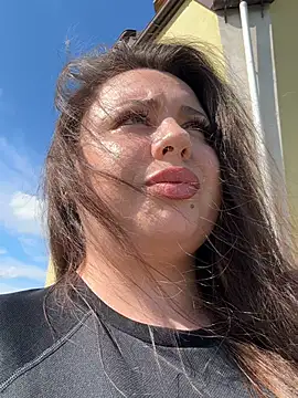 Sara Slow online show from 06/08/26, 01:22