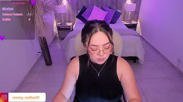 emmy walker online show from 11/05/25, 11:10