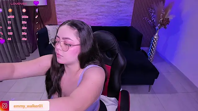 emmy walker online show from 12/01/25, 11:04