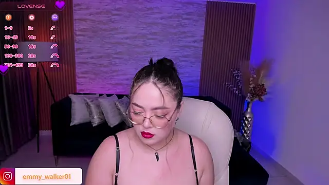 emmy walker online show from 12/15/25, 11:03