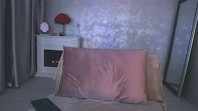 Snapshot of Michelle90u chatting on 07/19/26, 10:46 Michelle90u online show from 07/19/26, 10:46