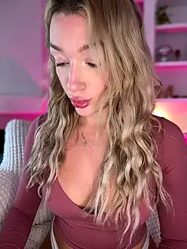 Snapshot of SerenaCloud chatting on 10/01/25, 04:24 SerenaCloud online show from 10/01/25, 04:24