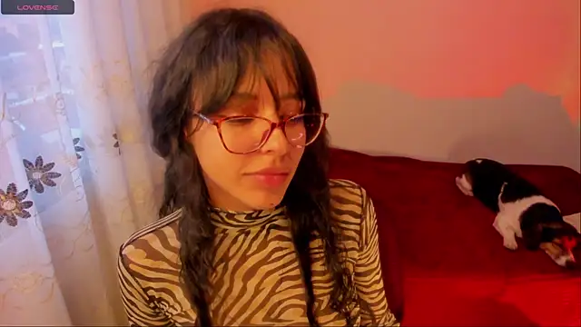 Snapshot of aluna_0310 chatting on 02/22/25, 09:48 aluna 0310 online show from 02/22/25, 09:48