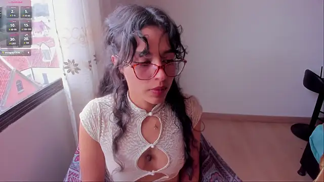 Snapshot of aluna_0310 chatting on 10/11/25, 05:55 aluna 0310 online show from 10/11/25, 05:55