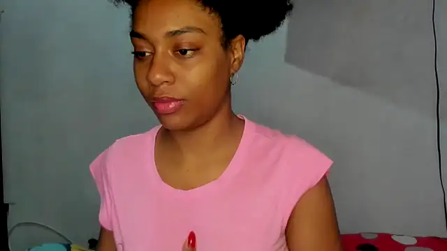 Snapshot of thaimy_ chatting on 09/11/25, 11:10 thaimy online show from 09/11/25, 11:10