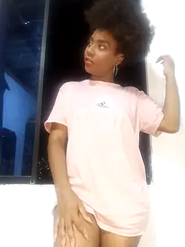 Snapshot of thaimy_ chatting on 10/14/25, 11:49 thaimy online show from 10/14/25, 11:49