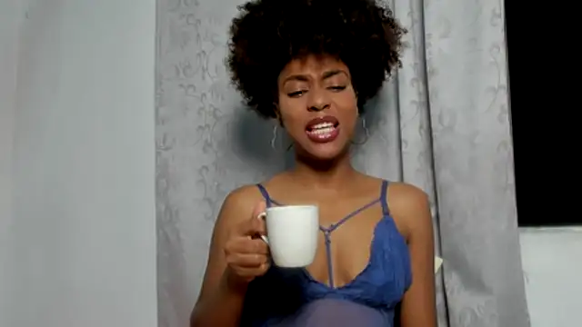 thaimy  online show from 10/31/25, 12:22