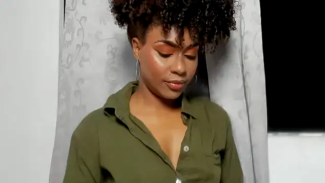 thaimy  online show from 11/03/25, 01:51