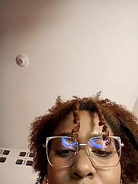 thaimy  online show from 03/24/26, 02:49