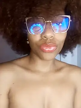 thaimy  online show from 04/24/26, 02:47