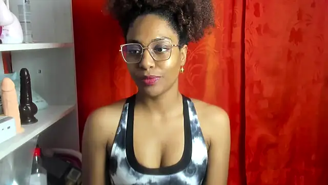 Snapshot of thaimy_ chatting on 05/22/26, 02:51 thaimy online show from 05/22/26, 02:51