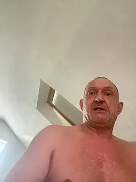 Snapshot of Vlad200472 chatting on 02/21/25, 01:55 Vlad200472 online show from 02/21/25, 01:55