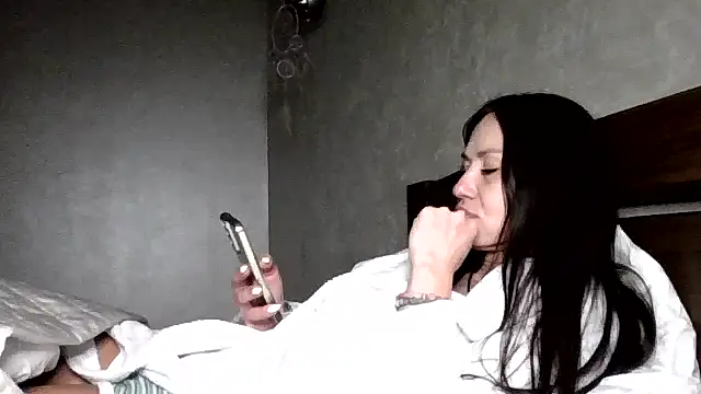 JulianaGold1 online show from 01/18/26, 11:30