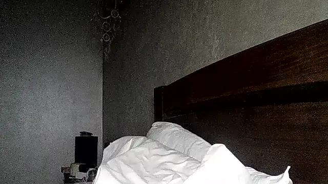 JulianaGold1 online show from 04/23/26, 05:26