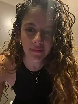 Snapshot of alana15 chatting on 12/13/24, 07:43 alana15 online show from 12/13/24, 07:43