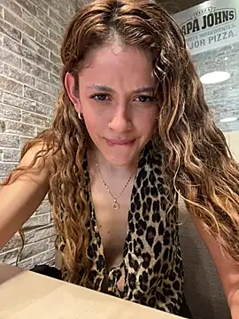 Snapshot of alana15 chatting on 01/23/25, 06:45 alana15 online show from 01/23/25, 06:45