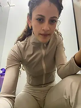 Snapshot of alana15 chatting on 03/02/25, 01:38 alana15 online show from 03/02/25, 01:38