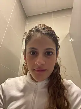Snapshot of alana15 chatting on 03/04/25, 01:28 alana15 online show from 03/04/25, 01:28