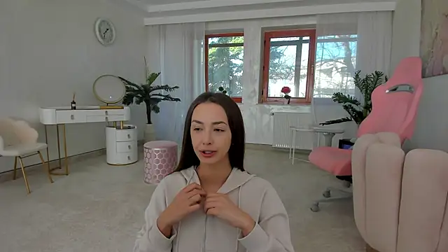 Snapshot of TiffanyHouston_ chatting on 03/08/25, 06:54 TiffanyHouston online show from 03/08/25, 06:54