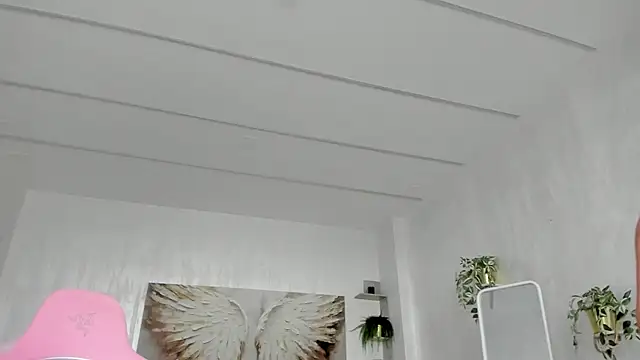 TiffanyHouston  online show from 04/08/26, 06:35