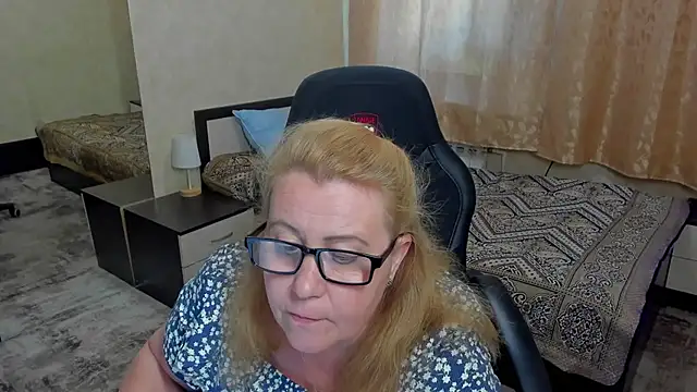 Frau Marta online show from 06/19/26, 12:42